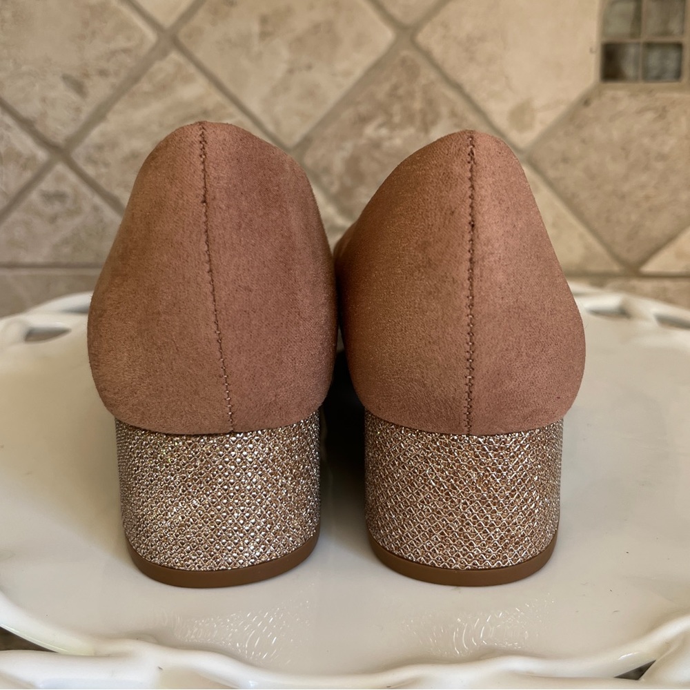 C. EST 1946 Women's Old Rose Pink Suede Block Shimmering Heel Pump - Picture 4 of 13